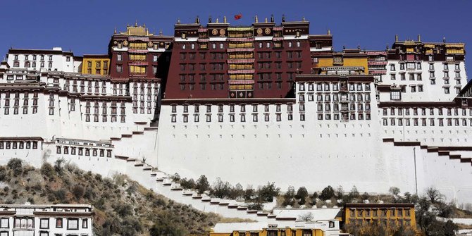 Menelusuri jejak Kekaisaran Tibet di 'istana langit' Potala