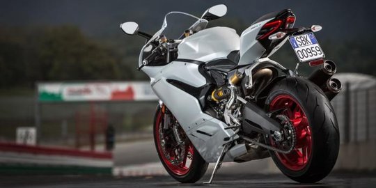 Harga 2016 Ducati Panigale 959 setara dengan New Honda HR-V