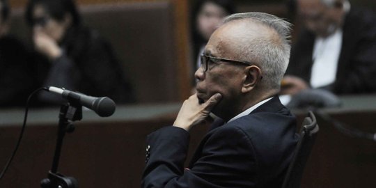 OC Kaligis dituntut 10 tahun penjara
