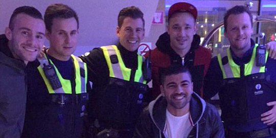 Dikira teroris, pemain bola keturunan Indonesia dilaporkan ke polisi