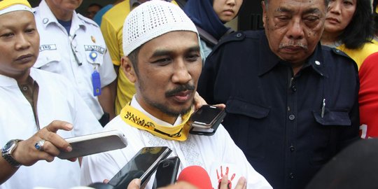 Berbaju koko, Abraham Samad hadiri 'media gathering' KPK