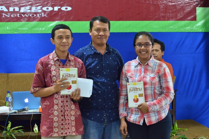 bedah buku mantra justru di stiki malang