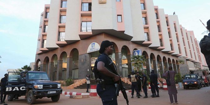 Serangan hotel di Mali jadi bahan debat pendukung Al Qaidah vs ISIS