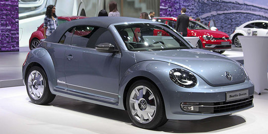 Volkswagen rilis Beetle Denim, mobil 'topless' edisi terbatas!