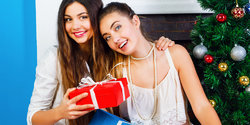 3 Hadiah Natal Penuh Kejutan Untuk Sahabat Tersayang Merdeka Com