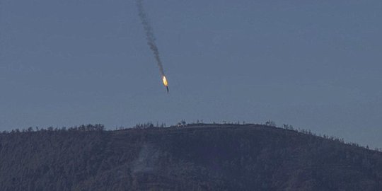 Jatuh di perbatasan Suriah, pilot Sukhoi Rusia ditangkap pemberontak