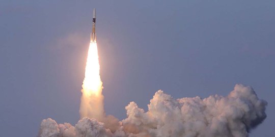 Jepang luncurkan roket komersil pertama pengangkut satelit