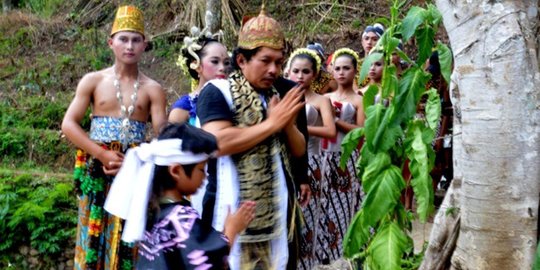 Mengintip ritual pernikahan tembakau di Sendang Gopaan Magelang