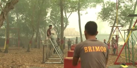 Menengok anggota Brimob digembleng latihan parkour