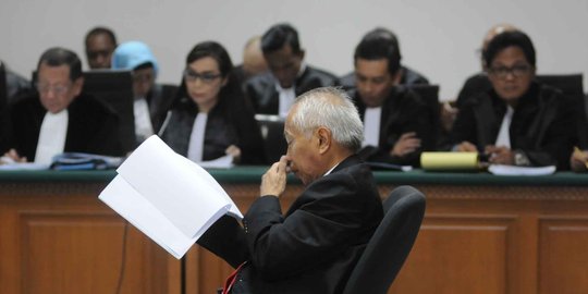 tahun tak pantas