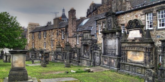 edinburgh di skotlandia rev1