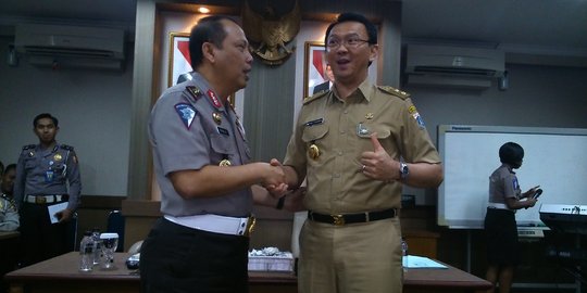 Ahok: Pengendara kita banyak lawan arus, parkir sembarangan