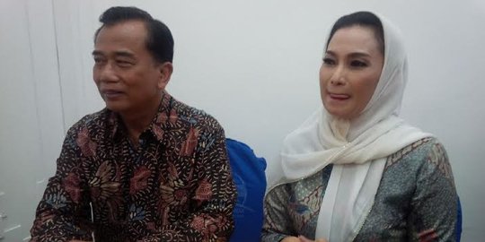 Tiga kali debat Pilwali Surabaya, Lucy masih 'gagap'