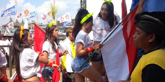 Di kampanye Cabup, sexy dancer bawa bendera merah putih dikritik