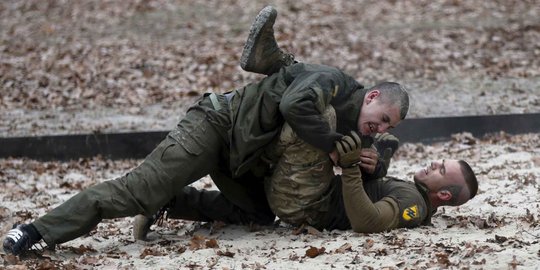 Intip kerasnya ujian calon pejuang perang Ukraina