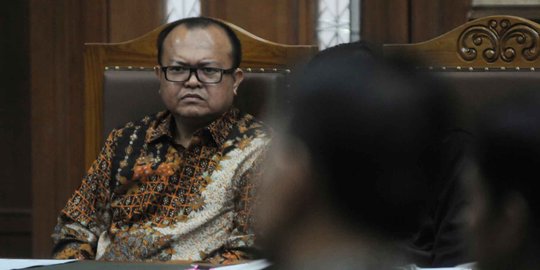 Dicecar hakim, Rio Capella ngaku lupa sumpah anggota DPR
