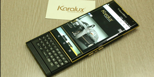 Blackberry Priv berlapis emas 24 karat ini dibanderol Rp Rp 17 juta