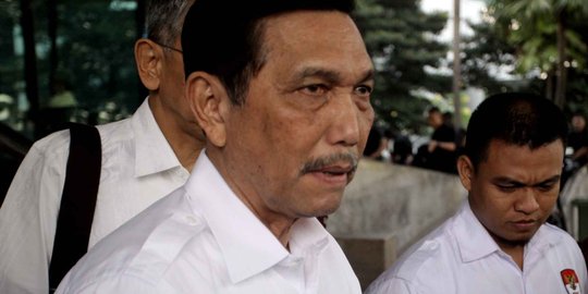 Usai bertemu Ahok, Menko Luhut ngaku cuma diajak makan siang