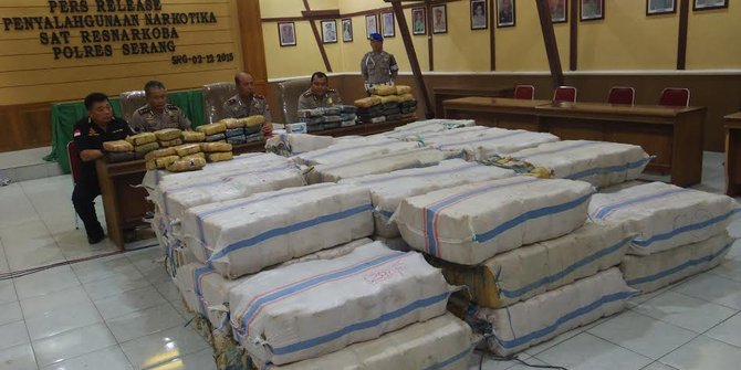 Gerebek gudang di Serang, polisi temukan 1,6 ton ganja