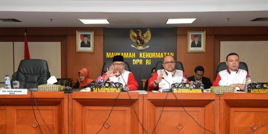 Sebelum sidang kasus Setnov ditutup, anggota MKD ribut soal saham