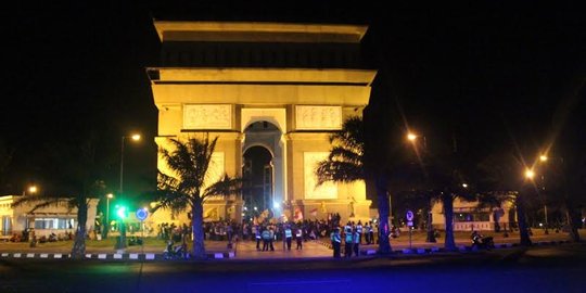 Menengok SLG, Monumen L'arch D'Triomphe Prancis ala Kediri