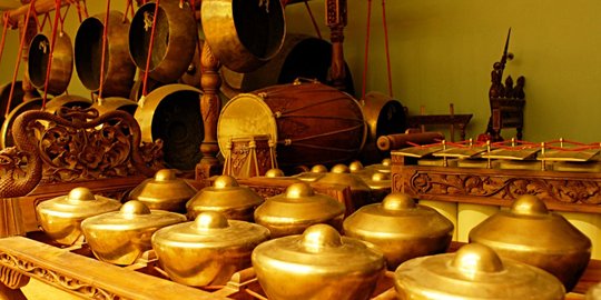 Gelar Sekaten, Keraton Surakarta jamas gamelan