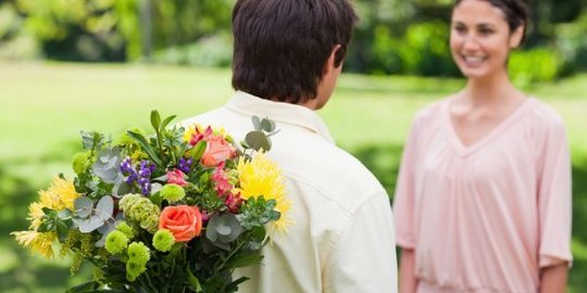 dengan romantis