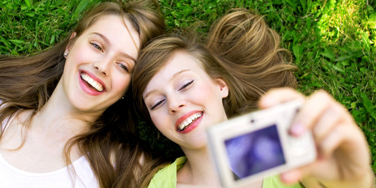 7 Cara mudah agar terlihat luar biasa di setiap foto