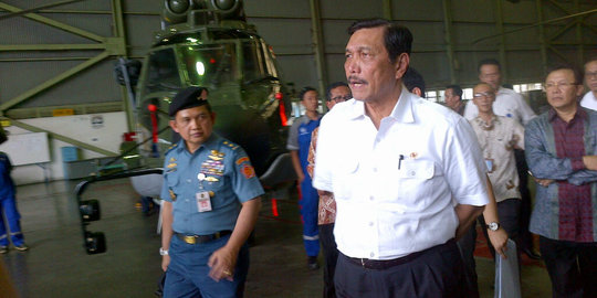 Tinjau pembuatan pesawat dan heli, Menko Luhut kunjungi PT DI