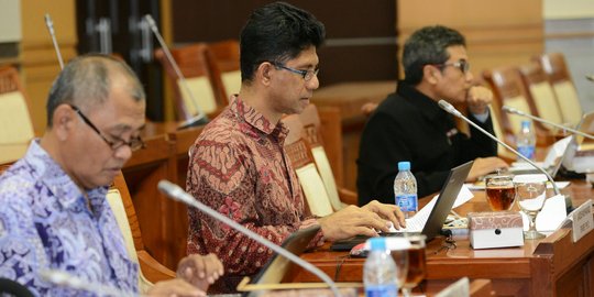 Keseriusan Capim KPK jalani uji makalah di DPR