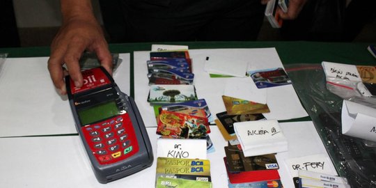 kredit milik dirut perludem rev1