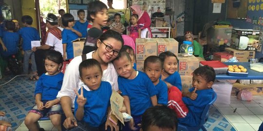 Perjuangan mereka didik anak jalanan tanpa pamrih