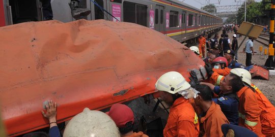 KRL vs Metromini, 3 korban kritis dan 1 luka berat di Sumber Waras