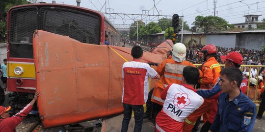 Sempat dirawat di RS, dua korban KRL vs metromini meninggal
