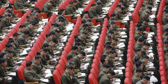Tentara Korut ngantuk bareng saat dengar pidato Kim Jong-un