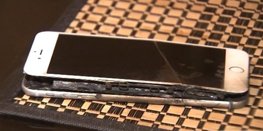 iPhone 6 terbakar di saku, pria ini nekat buka celana di tempat umum