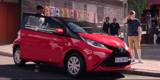 Hadir di Afrika Selatan, iklan Toyota Aygo bikin ngakak