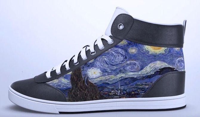 eink powered shoes dengan motif lukisan starry night van gogh