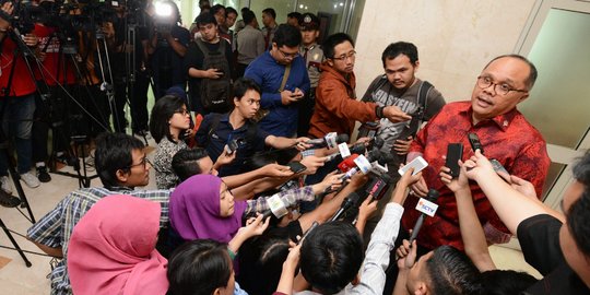 Ketua sidang dan teradu satu partai, Junimart kecewa