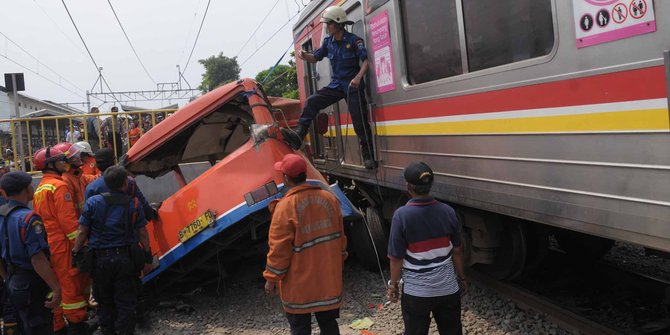 960 Koleksi Setan Budeg Di Rel Kereta Api Terbaik