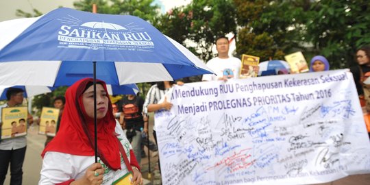 Aksi ibu-ibu dukung RUU Penghapusan Kekerasan Seksual