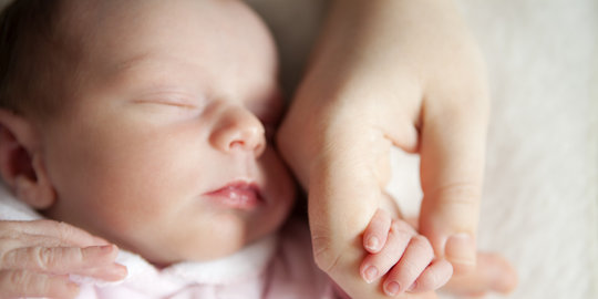 Ibu wajib tahu, ini 5 tips menjaga kesehatan bayi