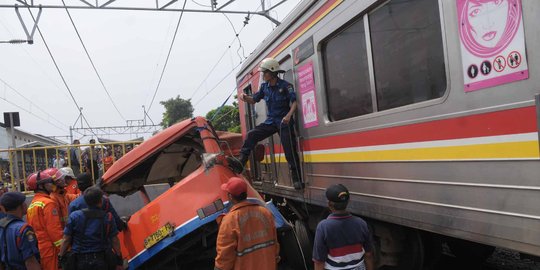 Satu korban tewas KRL vs Metro Mini di Angke belum teridentifikasi