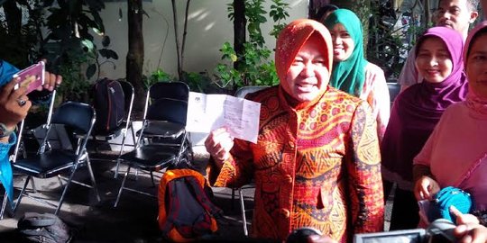 Nyoblos di TPS 01, Risma pasrah sama Gusti Allah