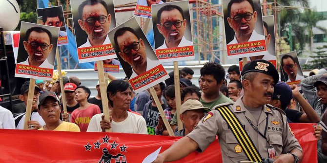 Massa geruduk Mabes Polri tuntut Sudirman Said ditangkap