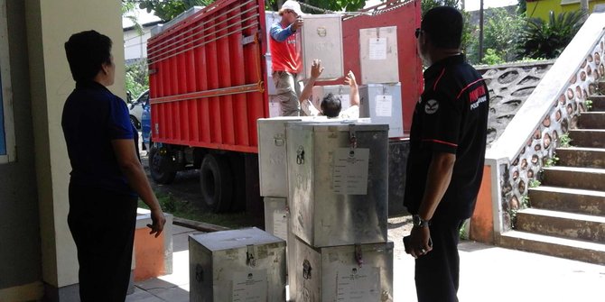 KPU tarik kembali kotak suara buat Pilkada Kota Manado
