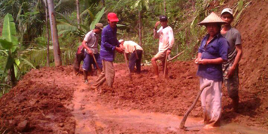 6 Rumah dan 1 musala di Cilacap rusak diterjang longsor