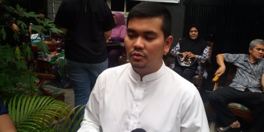 Sakit jantung, ayah Indra Bekti minta baju ihram jelang 