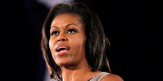 Ajak siswa AS lanjutkan sekolah, Michelle Obama nyanyi rap