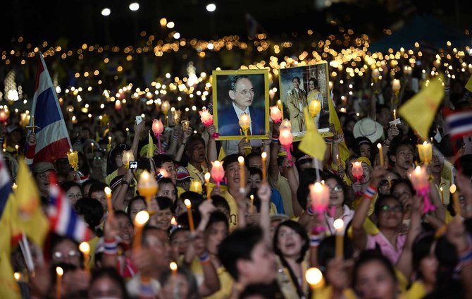 perayaan ulang tahun raja bhumibol adulyadej